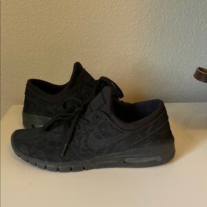 Nike Black Athletic Shoes